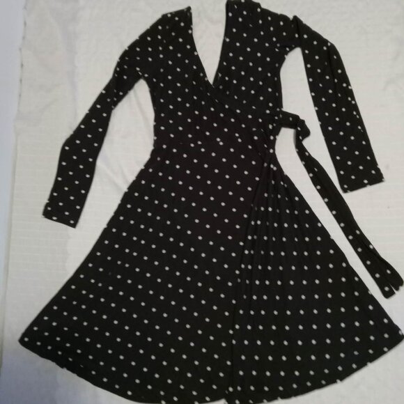 Beautiful black and white polka dot dress, backless with belt, very soft, extens - Picture 2 of 6